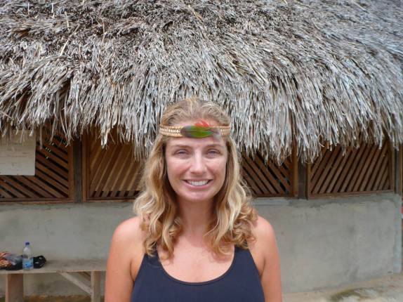 A Ana fantasiada de índia pemón, na volta do Salto Angel, no Parque Nacional Canaima, no sul da Venezuela